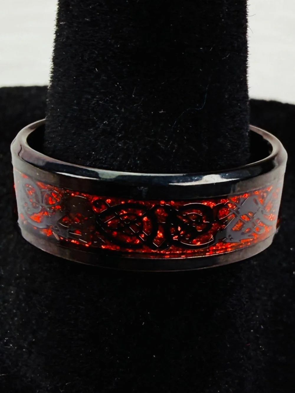 Black and Red size 9 unisex band Ring